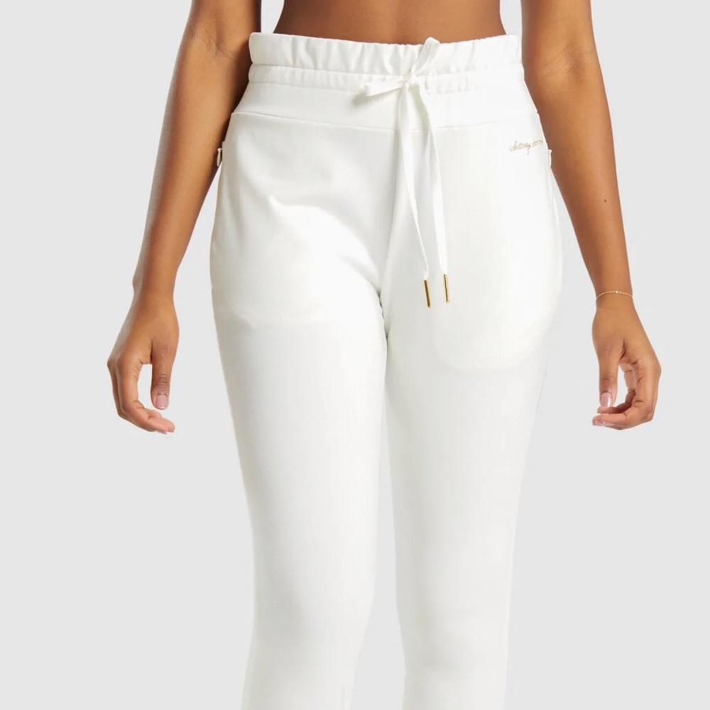 Whitney Simmons Gymshark Joggers in Unbleached